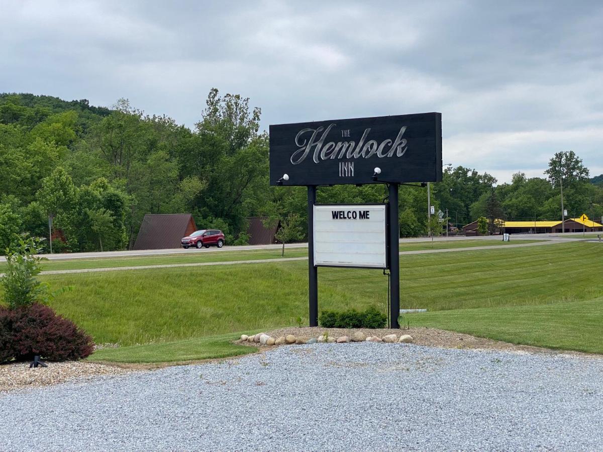 The Hemlock Inn Loudonville Exterior photo